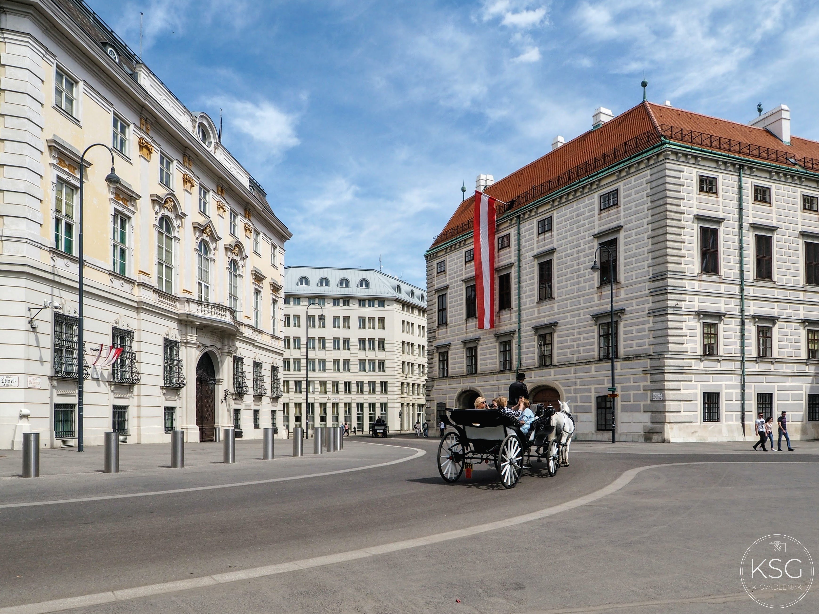 Ballhausplatz mit Fiaker