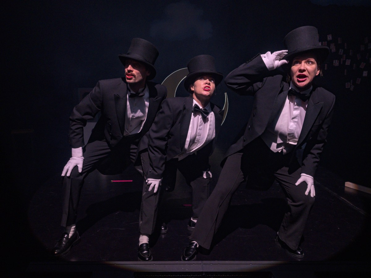 Magical Journey: “Ab in die Box” at the Kosmos&nbsp;Theater