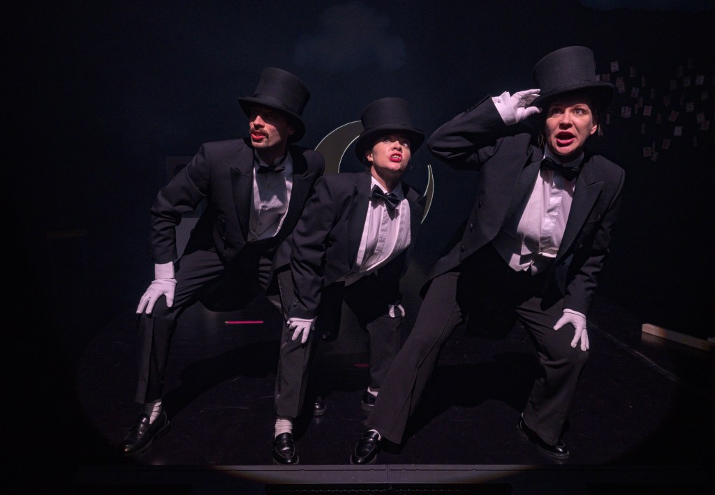 Magical Journey: “Ab in die Box” at the Kosmos&nbsp;Theater